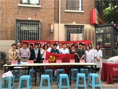 支部舉行‘2019年全民營養周’健康宣傳咨詢服務活動，開展健康咨詢服務